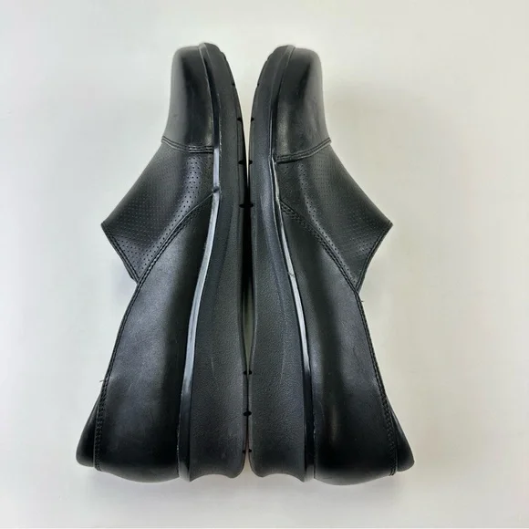 Clarks slip on shoe Womens Size 8.5 comfort black Everyday Comfort Low heel - Picture 6 of 14